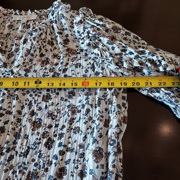 100% Viscose Prairie Top by Loft: Ann Taylor: Size M. - Picture 14 of 16